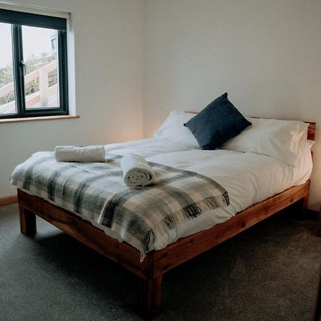 Unforgettable Sea Views, Hot Tub, Modern Property Newgale Exteriér fotografie
