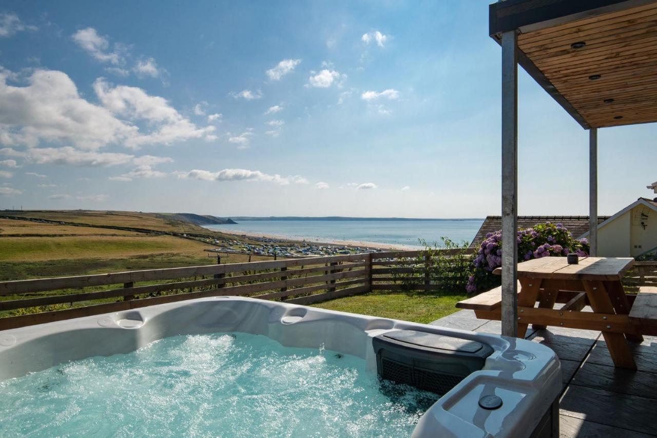 Unforgettable Sea Views, Hot Tub, Modern Property Newgale Exteriér fotografie