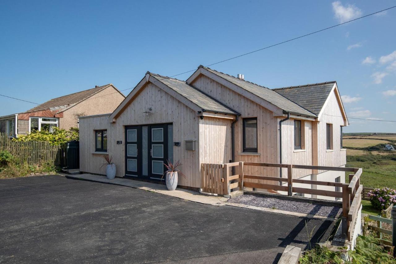 Unforgettable Sea Views, Hot Tub, Modern Property Newgale Exteriér fotografie