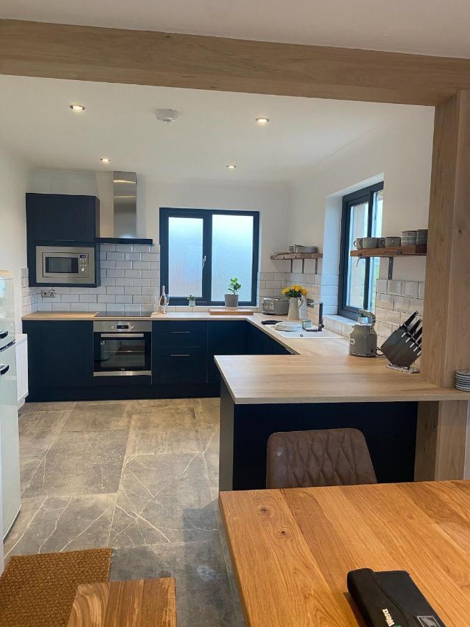 Unforgettable Sea Views, Hot Tub, Modern Property Newgale Exteriér fotografie